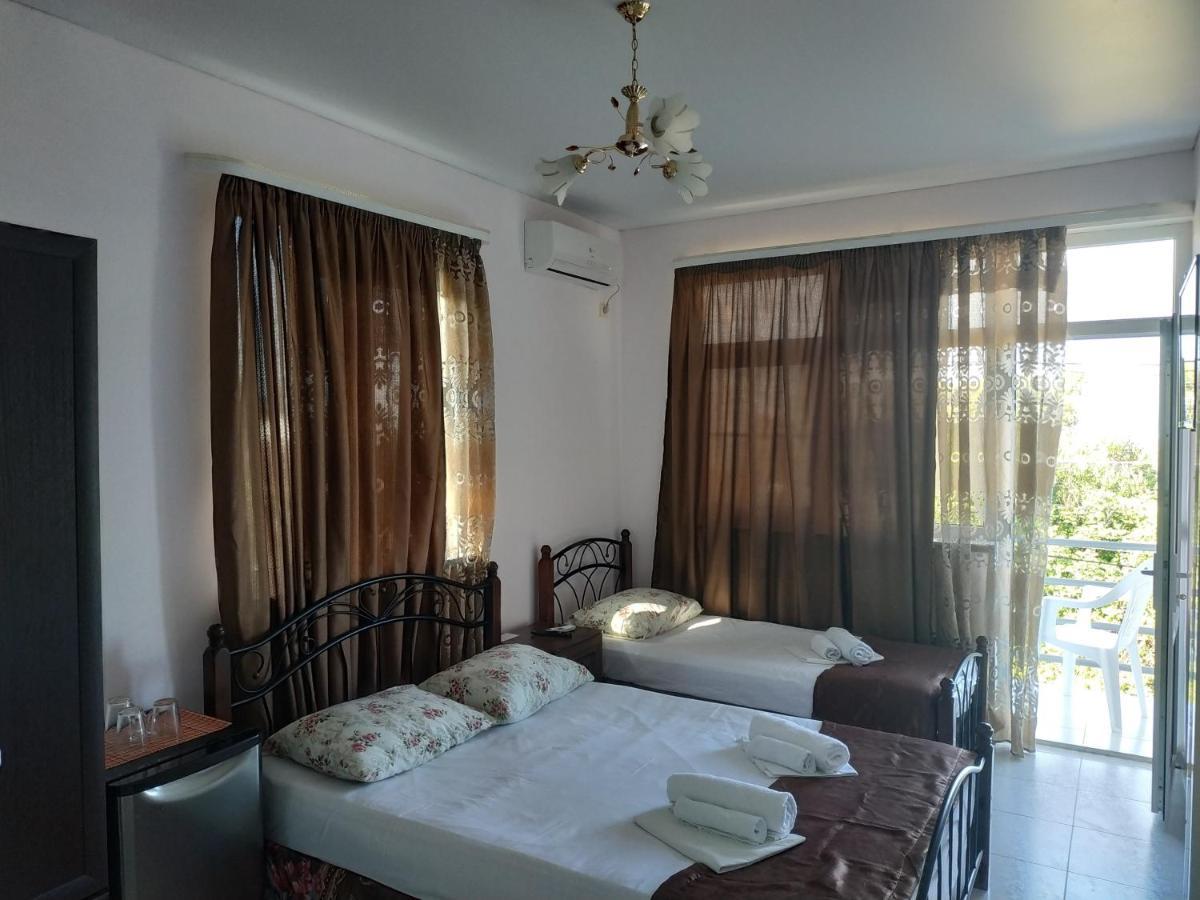 Guest House U Antoniny Гагра Екстериор снимка