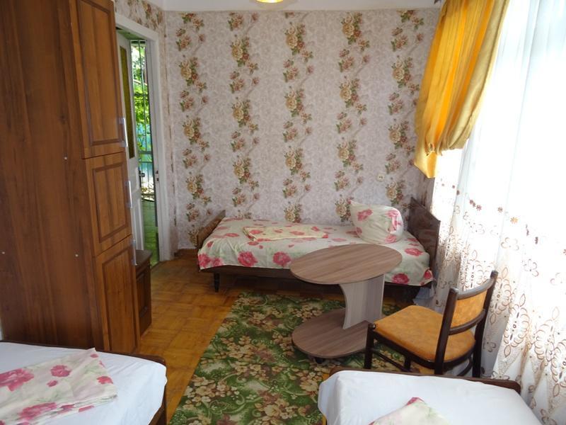 Guest House U Antoniny Гагра Екстериор снимка